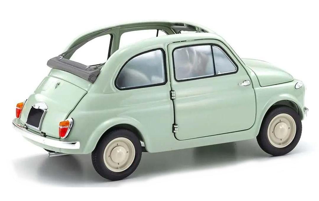 Fiat Nuova 500 Grün Clear, 1:18<br>Detailgetreues Modellauto für Sammler im Massstab 1:18