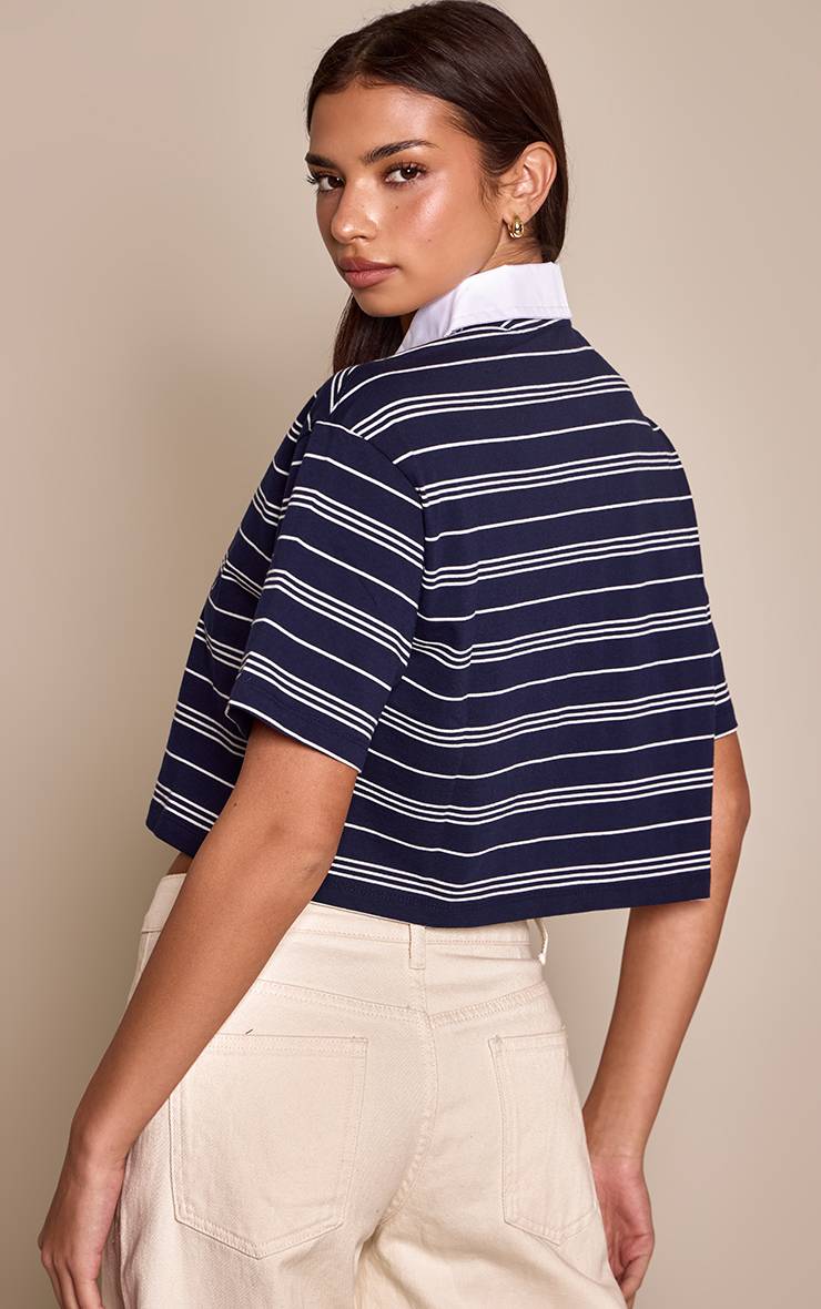 Bleu Marine T-shirt À Manches Courtes Avec Rayures Graphiques, Col Contrastant Et Coupe Courte