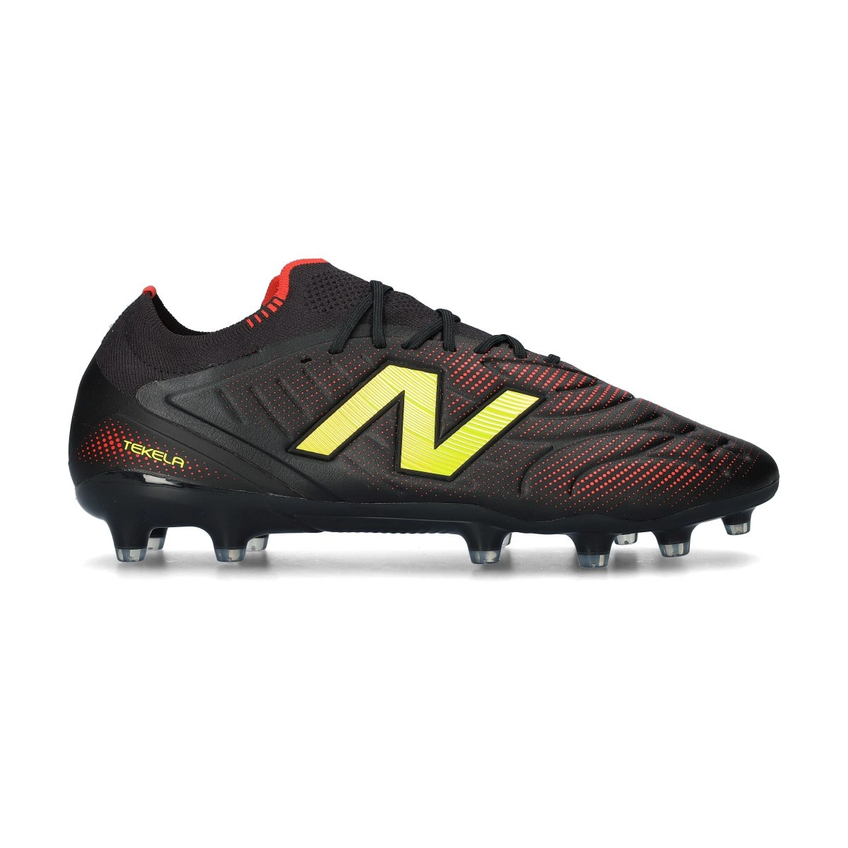 Chuteira New Balance Tekela Elite Low Laced MG V5