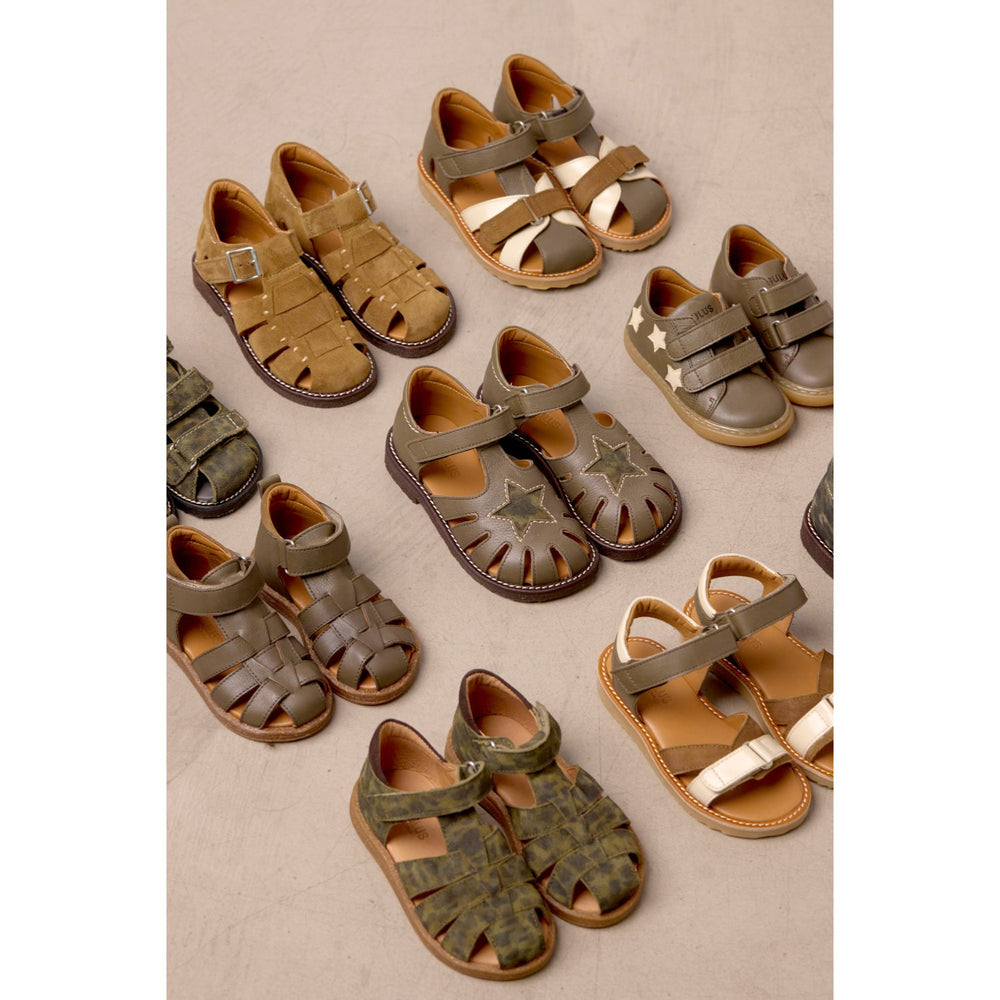 Køb Angulus Forrest/Marshland Print Lædersandal Med Stjernedetalje