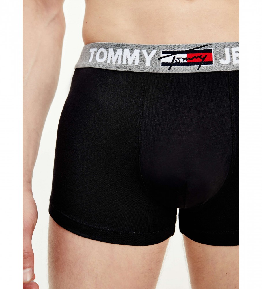 Cueca boxer preta com logo da Tommy Hilfiger na cintura