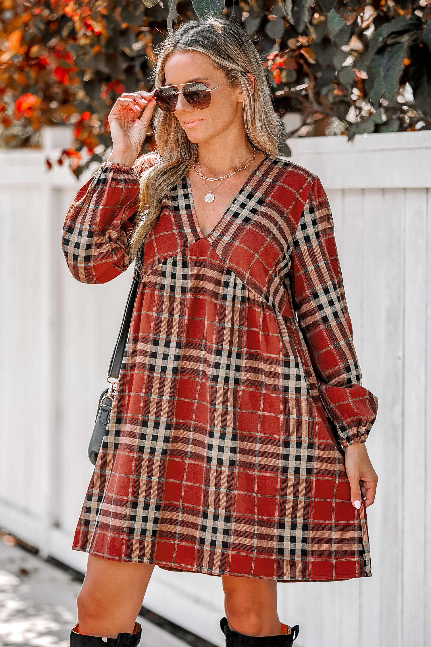 Robe en pur coton à col en V et manches paysannes en carreaux