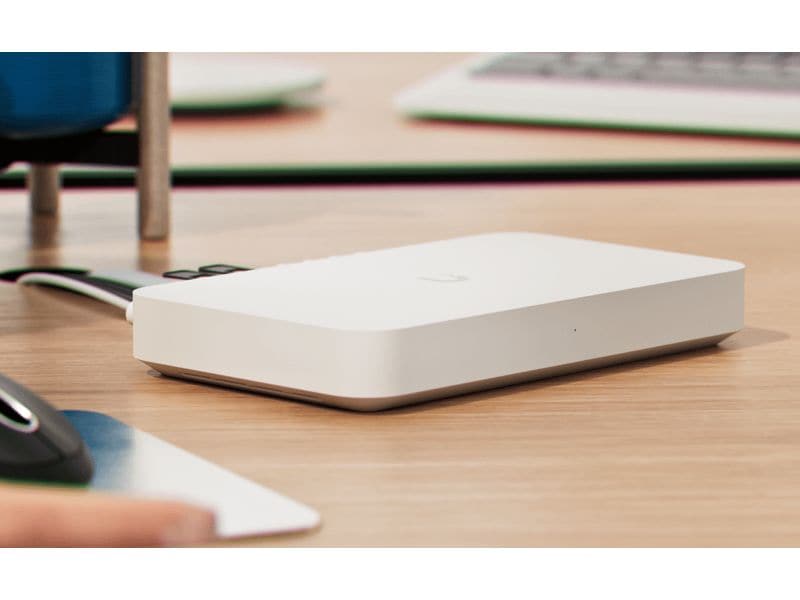 Ubiquiti Router UniFi Gateway UXG-Fiber (1x PoE  30W) Unabhängiges Desktop-10G-Gateway mit integriertem 4-Port-2.5-GbE-Switch, 1x 10G SFP  WAN, 1x 10G RJ45 WAN, 1x 10G SFP