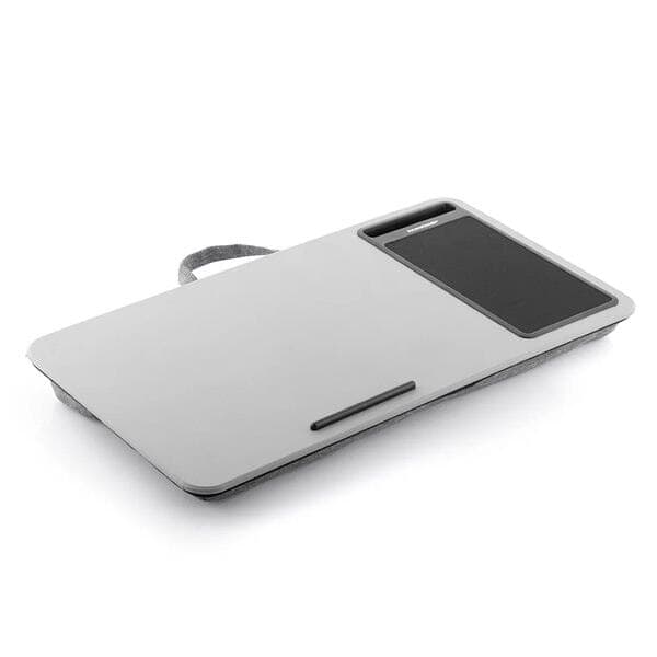 Stort lap desk med ergonomisk design og smarte funktioner