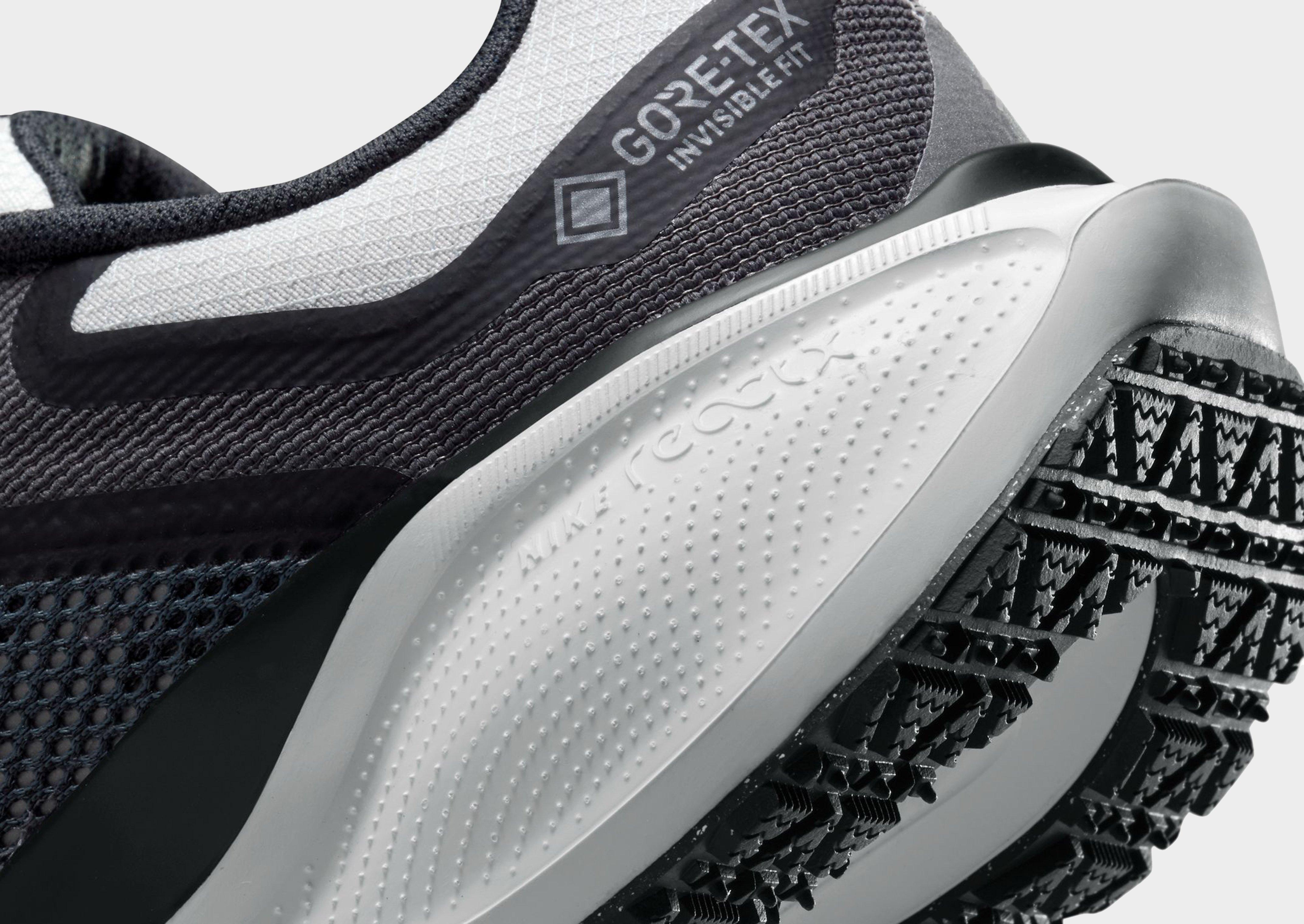 Nike WOMEN'S WATERPROOF ROAD