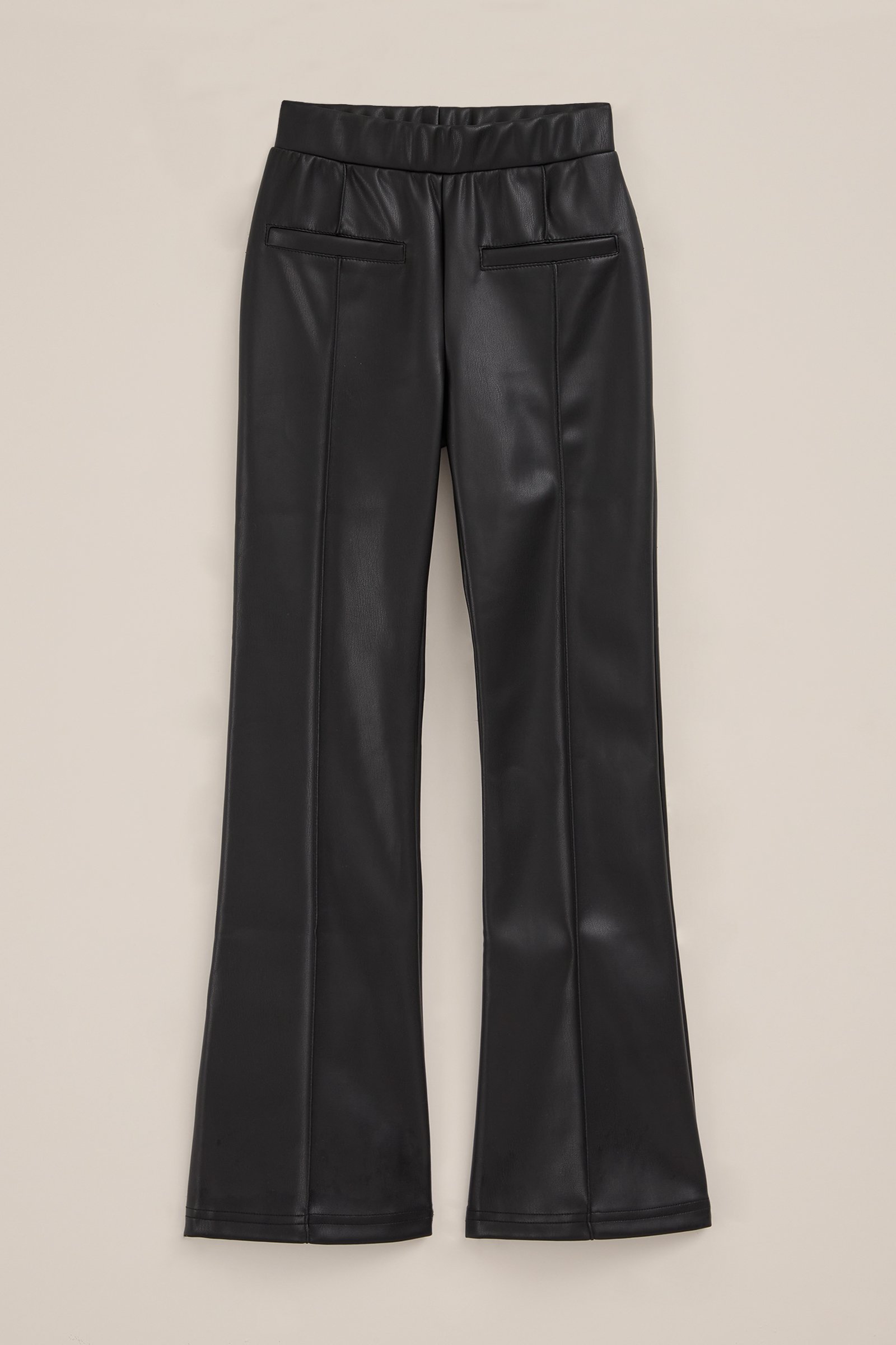Meisjes flared legging van imitatieleer WE Fashion Zwart