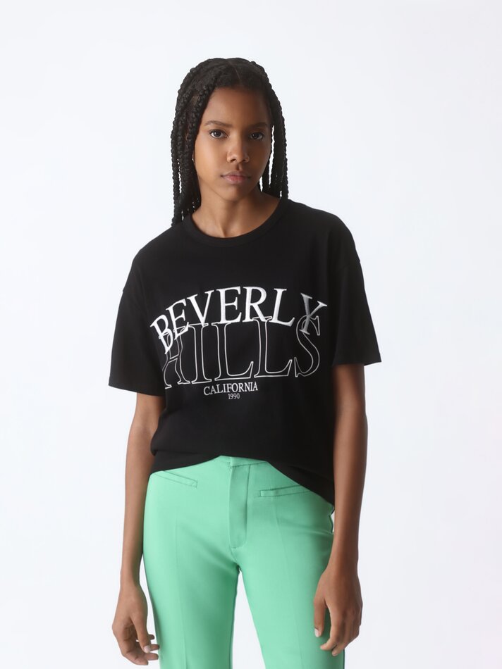 Camiseta de manga curta com estampa - Preta