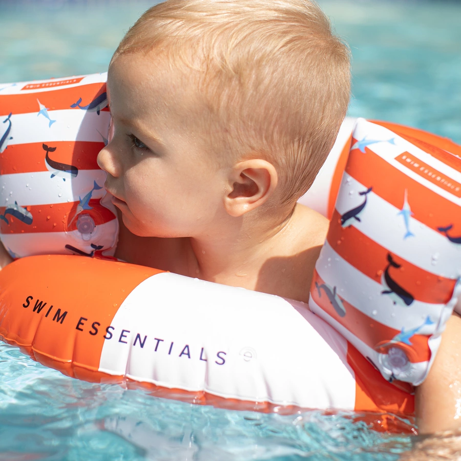 Swim Essentials Red White Whale Schwimmflügel 0 bis 2 Jahre