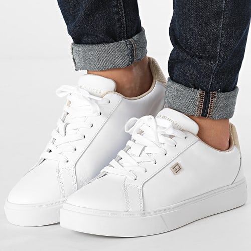 Baskets Femme Essential Court Sneaker 7686 White