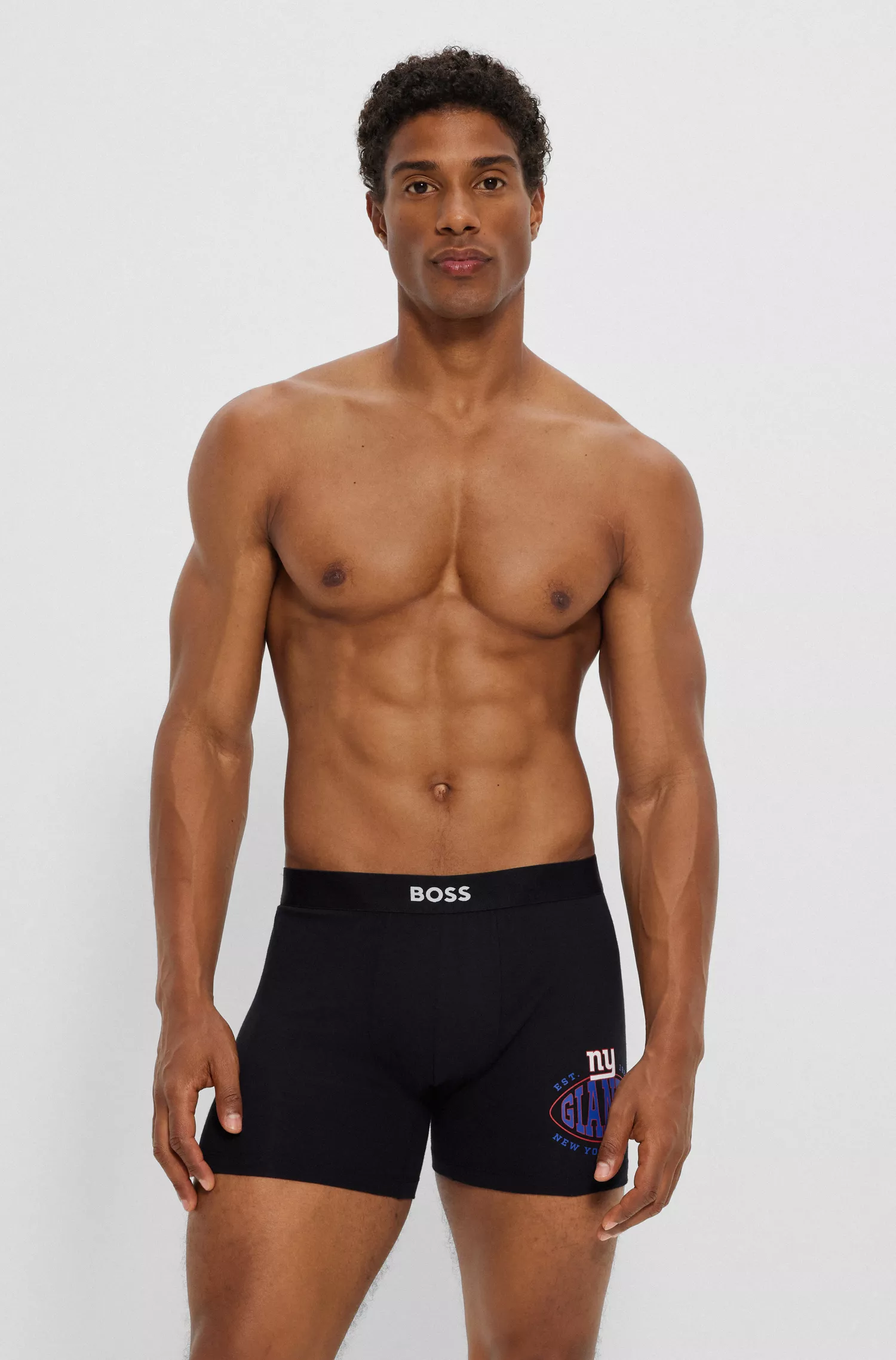 BOSS Black - Pacote duplo de cuecas boxer BOSS x NFL com estampa da colaboração.