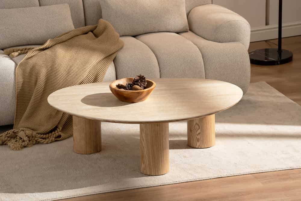 Stilvoller Couchtisch ORGANIKO 110cm natur Eiche Travertin Keramik