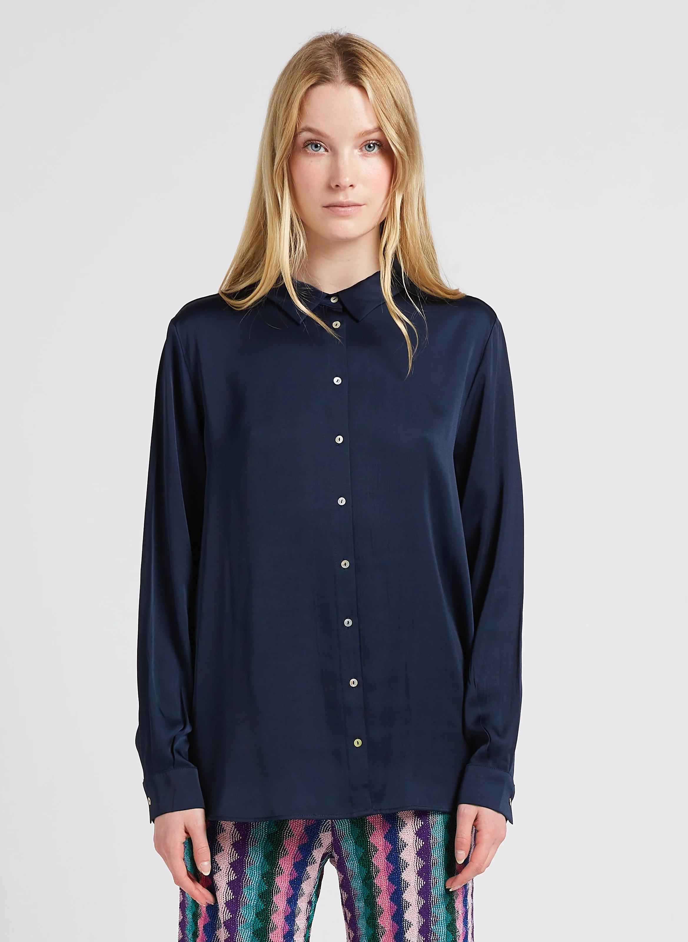 CARLA - Chemise fluide à col classique en viscose mélangée | Violet