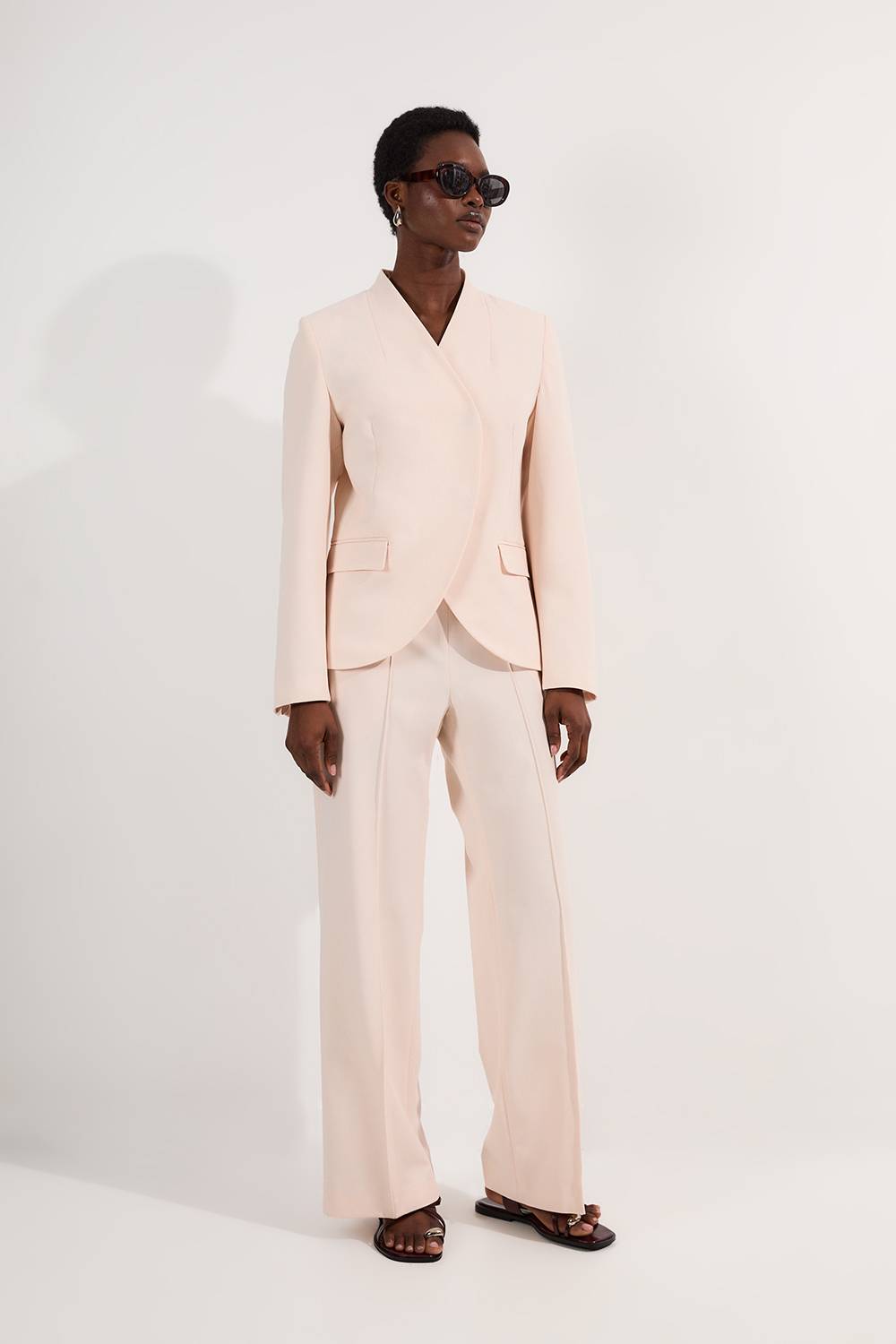 KarenMillen Blazer tailleur asymétrique à simple boutonnage, stretch et compact