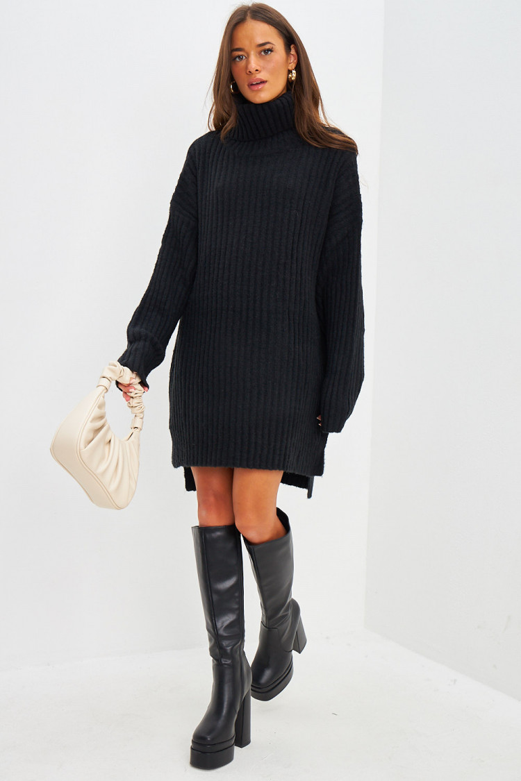Robe pull courte en maille noire à col roulé