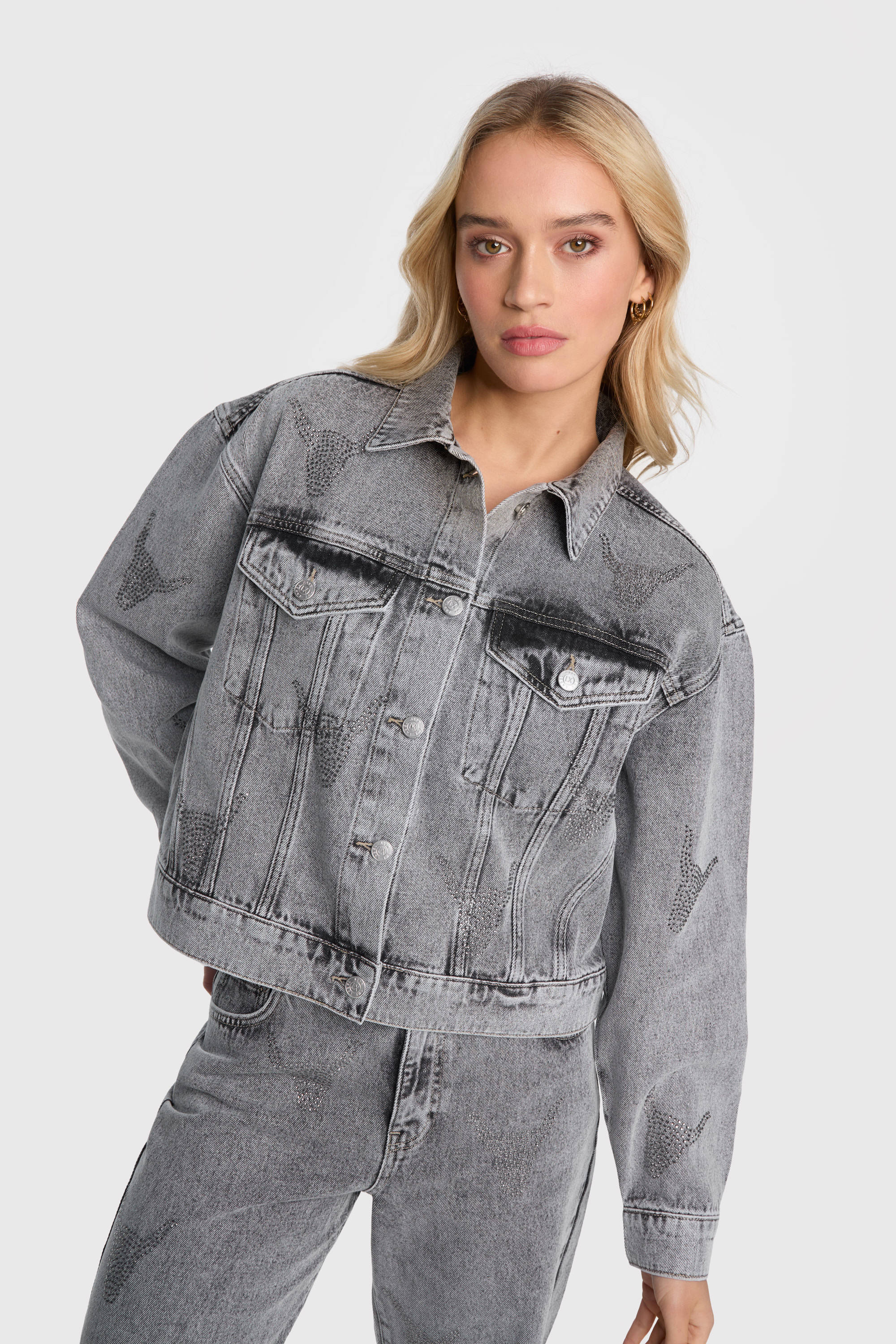Alix the Label spijkerjasje met all over print en strass steentjes grey denim
