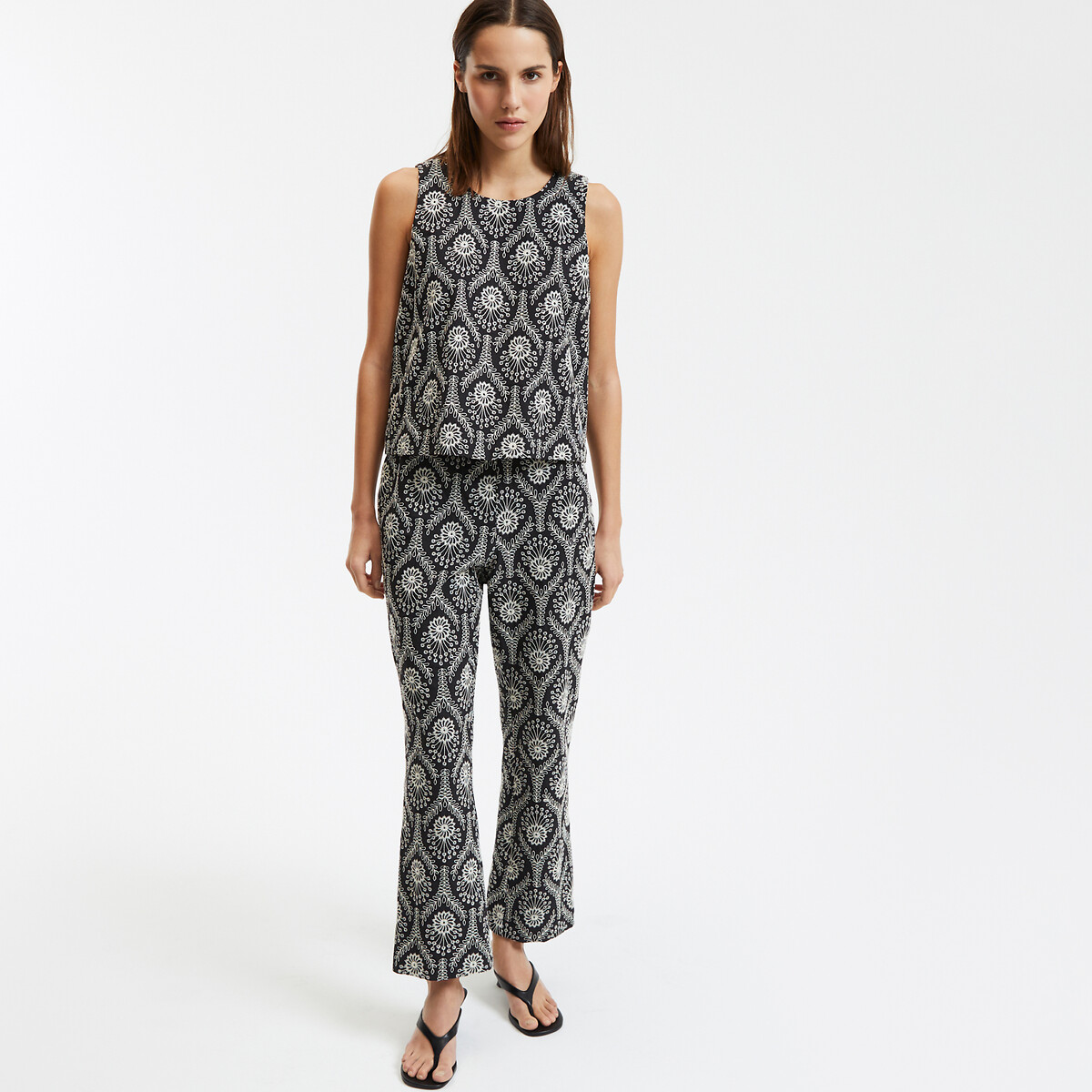COLEÇÕES LA REDOUTE<br>Blusa bordada sem mangas