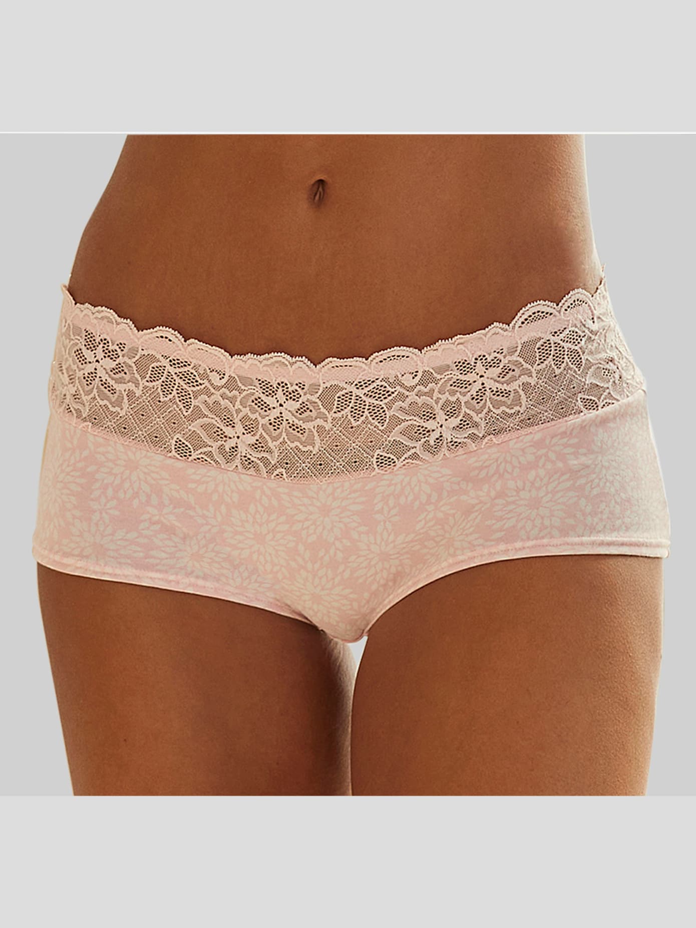 Panty féminin avec coupe enveloppante
