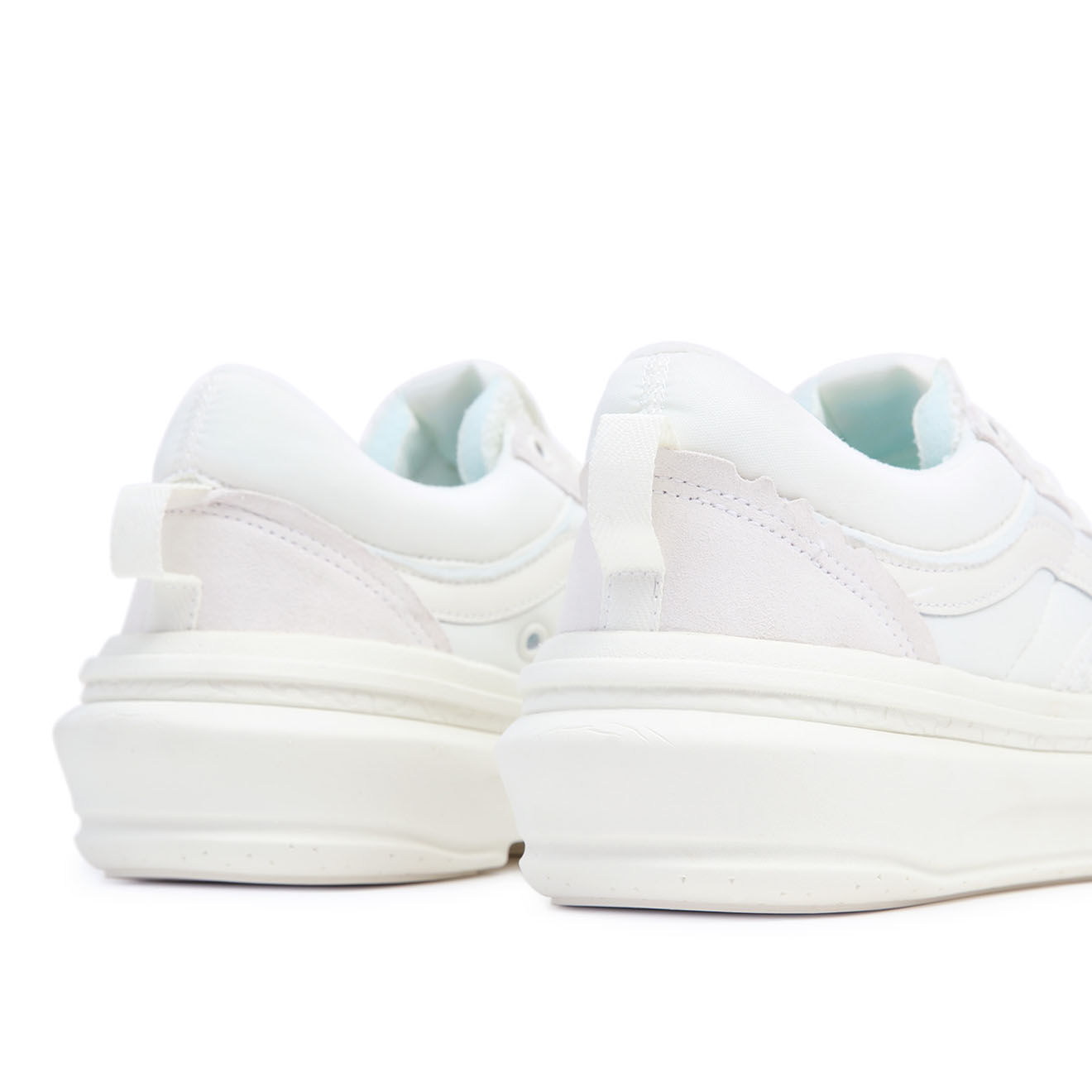 Vans Baskets Old Skool Overt Plus C blanches