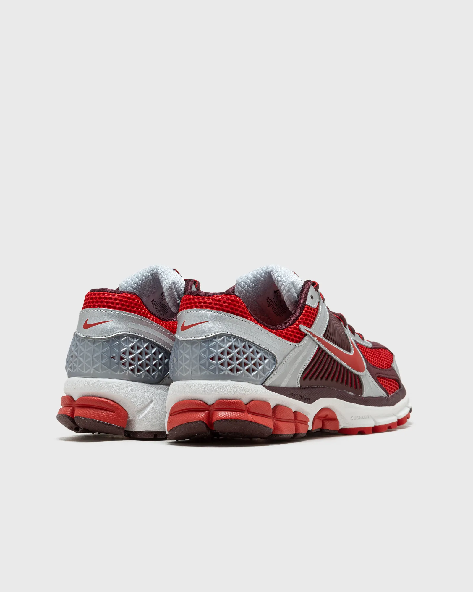 Nike WMNS NIKE VOMERO 5
