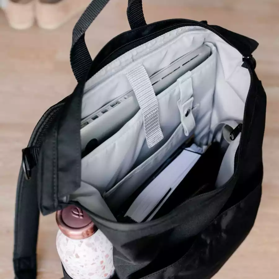 Anna und Oskar Fairer Wickelrucksack Kalle Schwarz