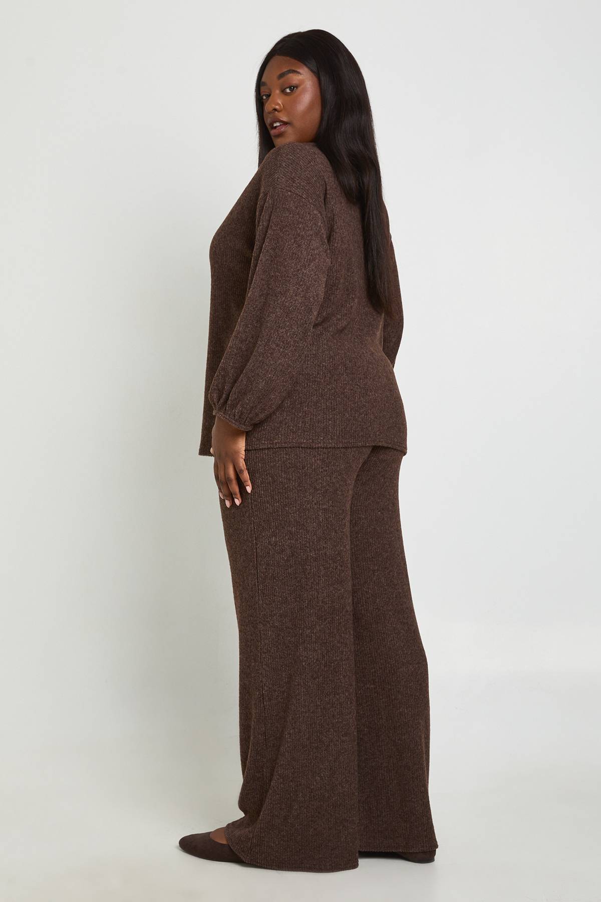 boohoo Ensemble Grande Taille Haut Cache-cœur Et Pantalon Large En Maille