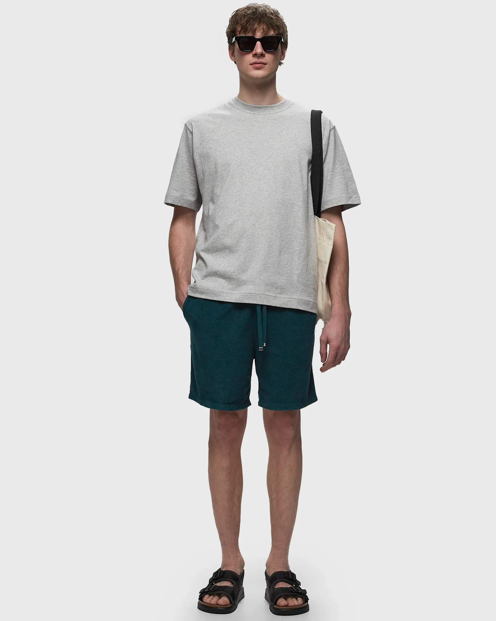 CAMISETA CLÁSSICA FECHADA