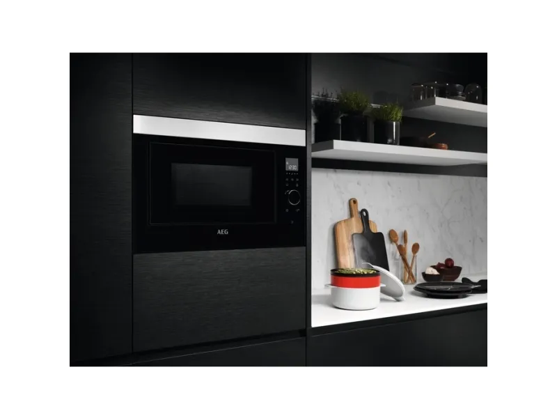 AEG MBE2658SEM - Mikrobølgeovn - til indbygning - 26 liter - 900 W - sort/rustfrit stål