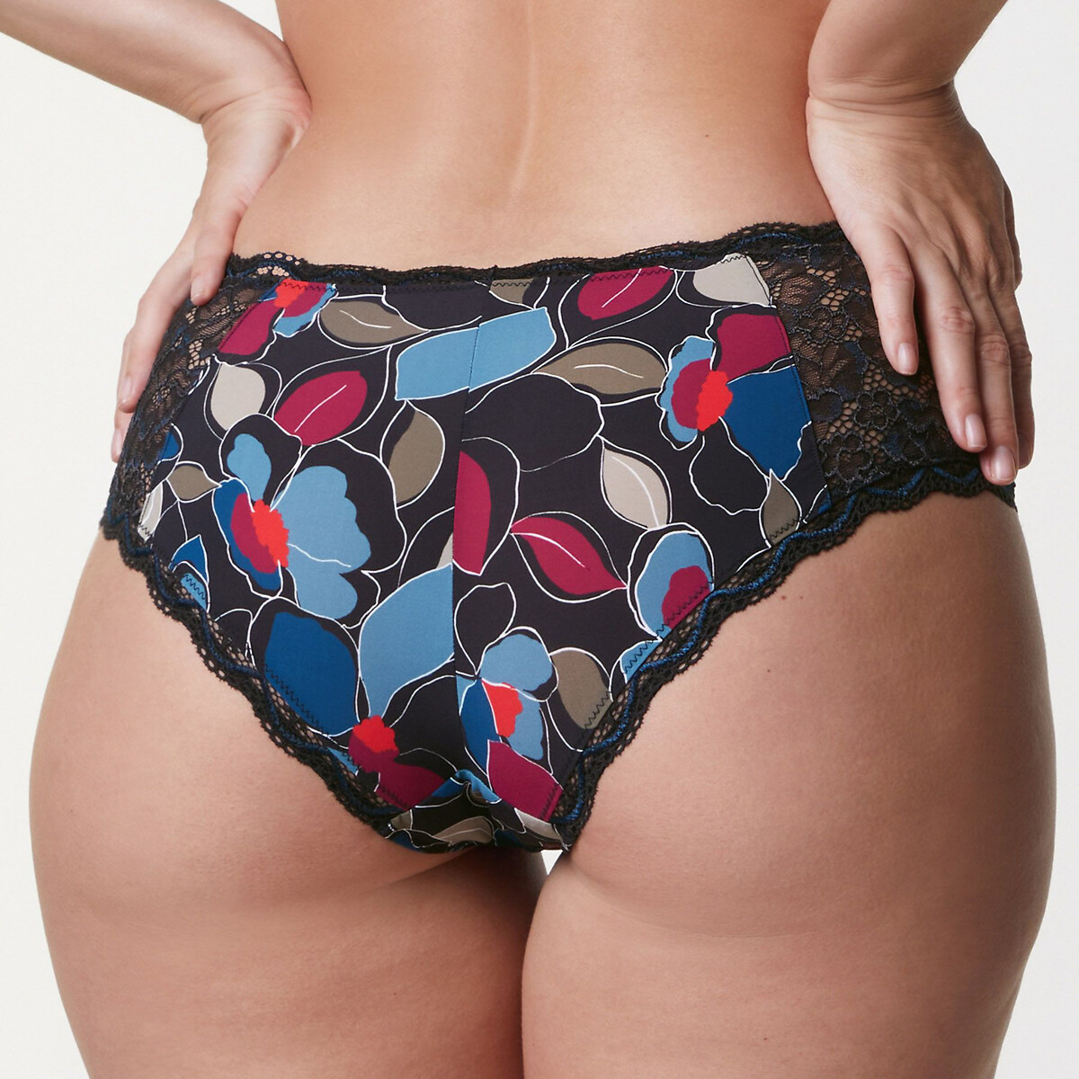 MELHOR FORMA<br>Hipster em Kant Luccia Twist