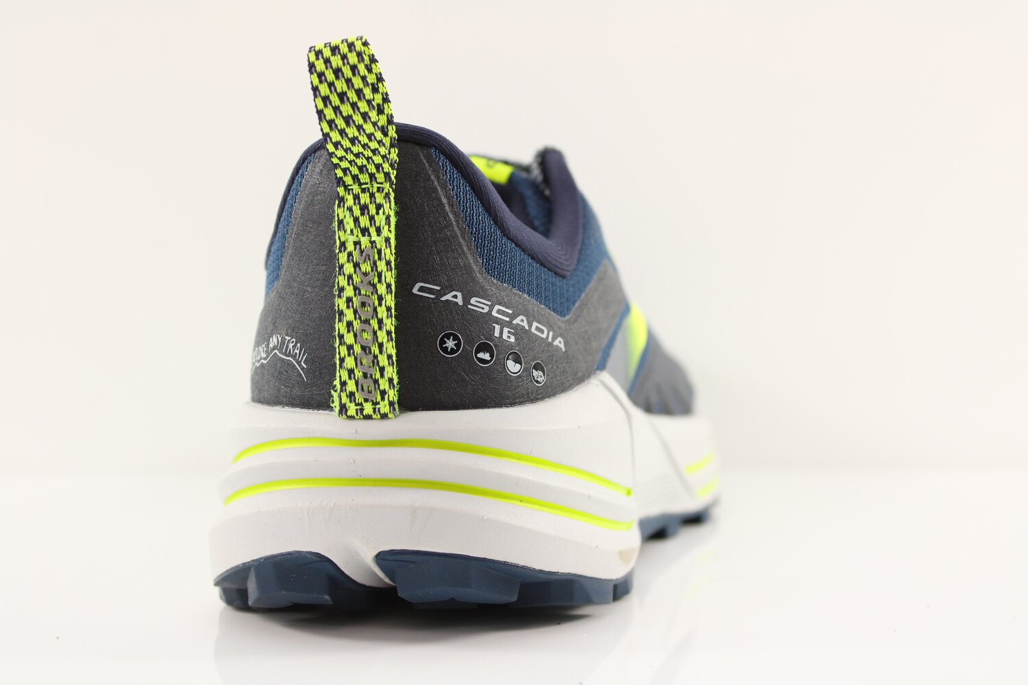 Brooks Cascadia 16, grün