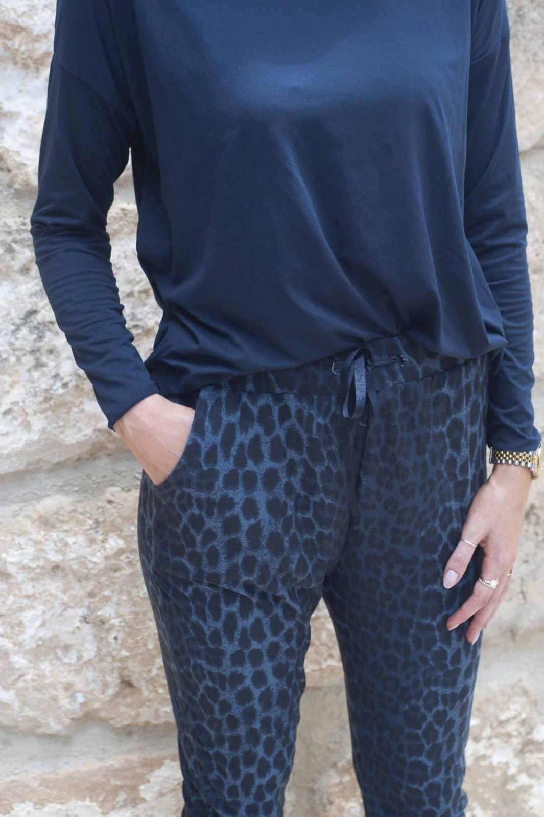 Liberte Alma-Pants dusty navy leo