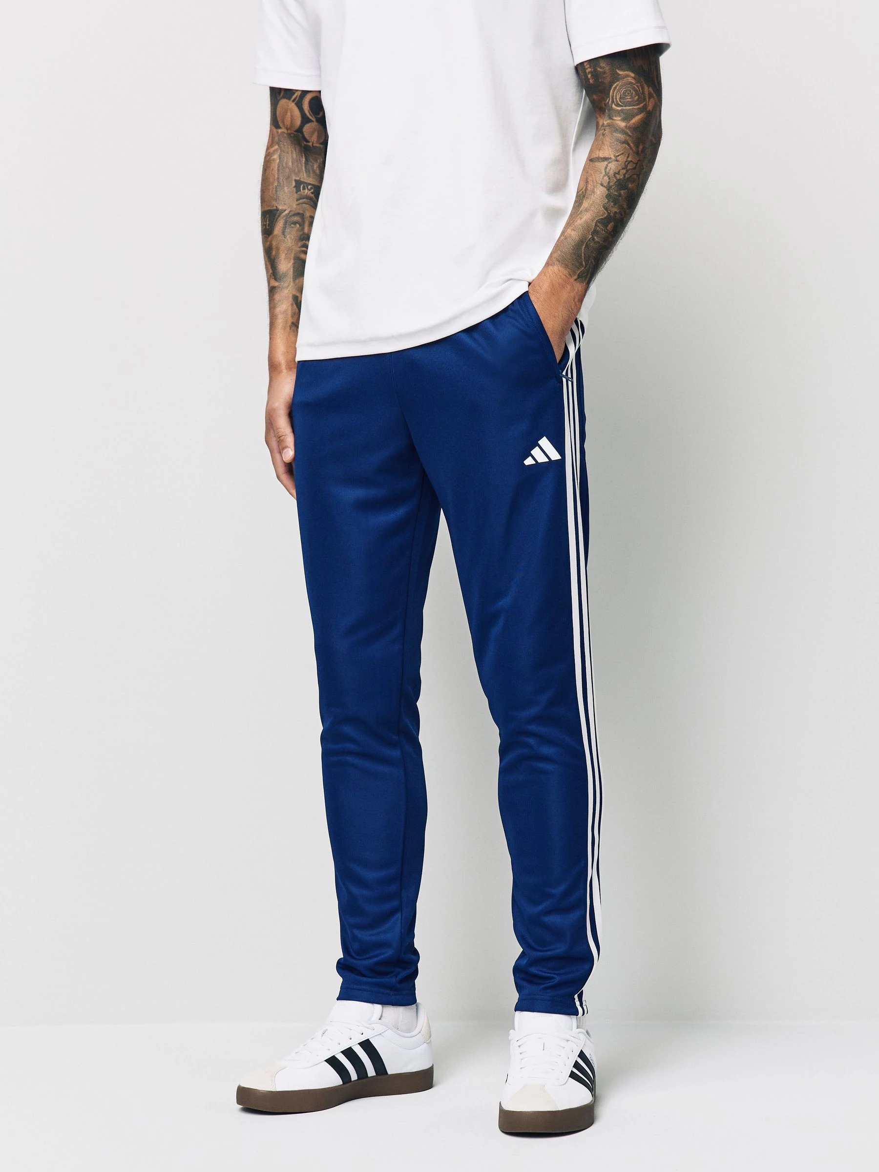 Blauw - adidas Train Essentials trainingsjoggingbroek met 3 strepen