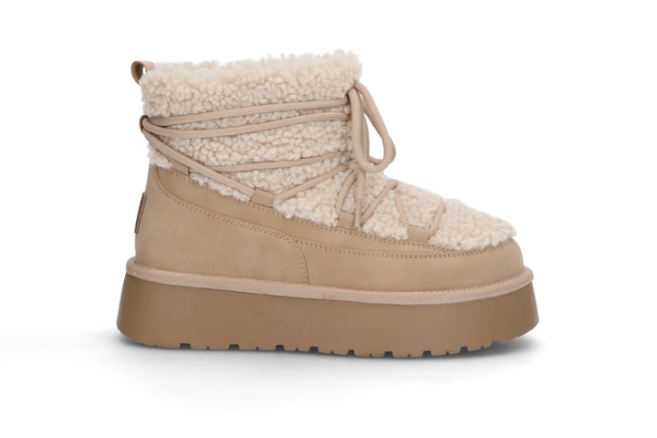 Trendy boots