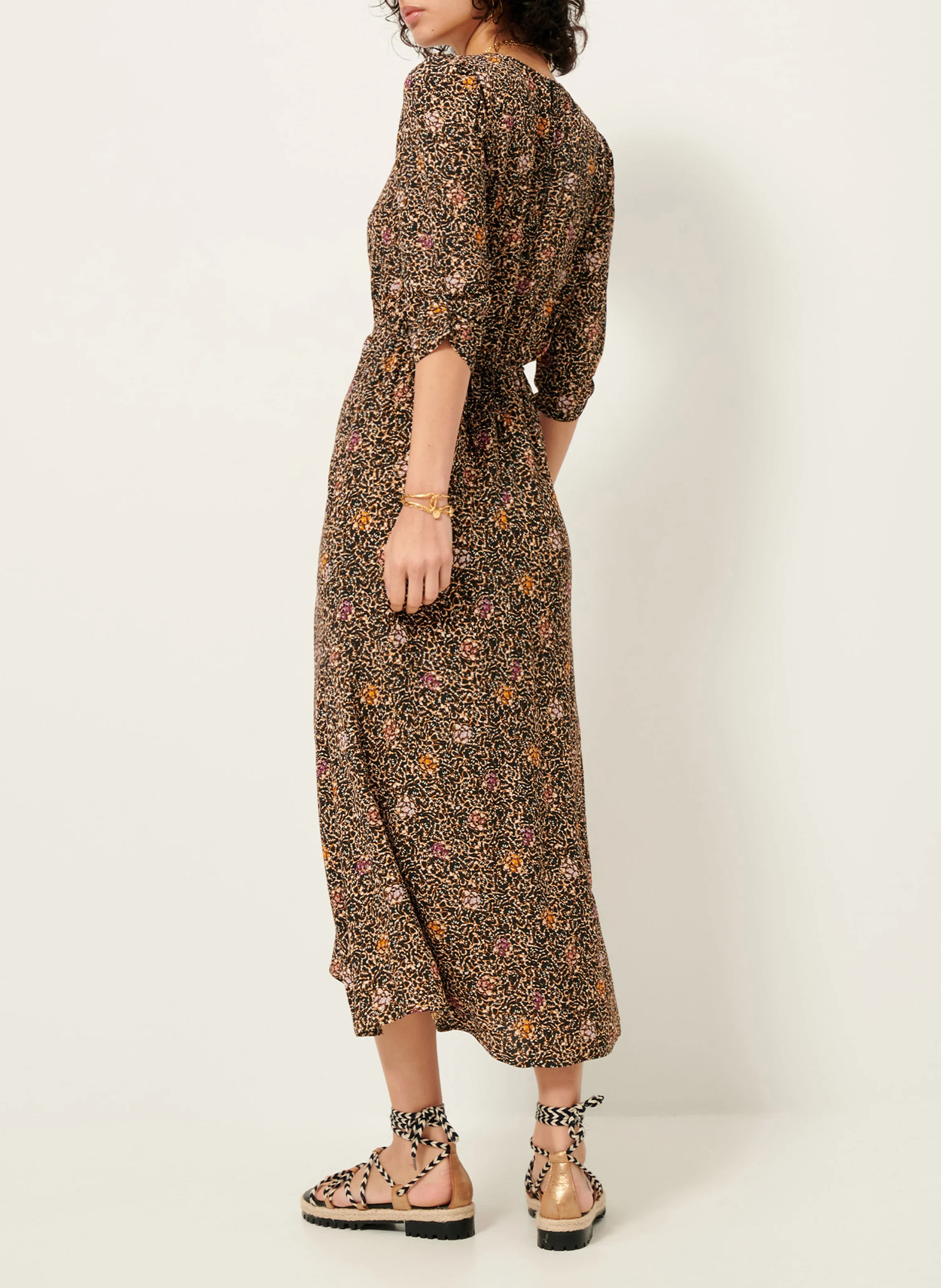 NYLIA - Robe longue col V imprimée | Marron