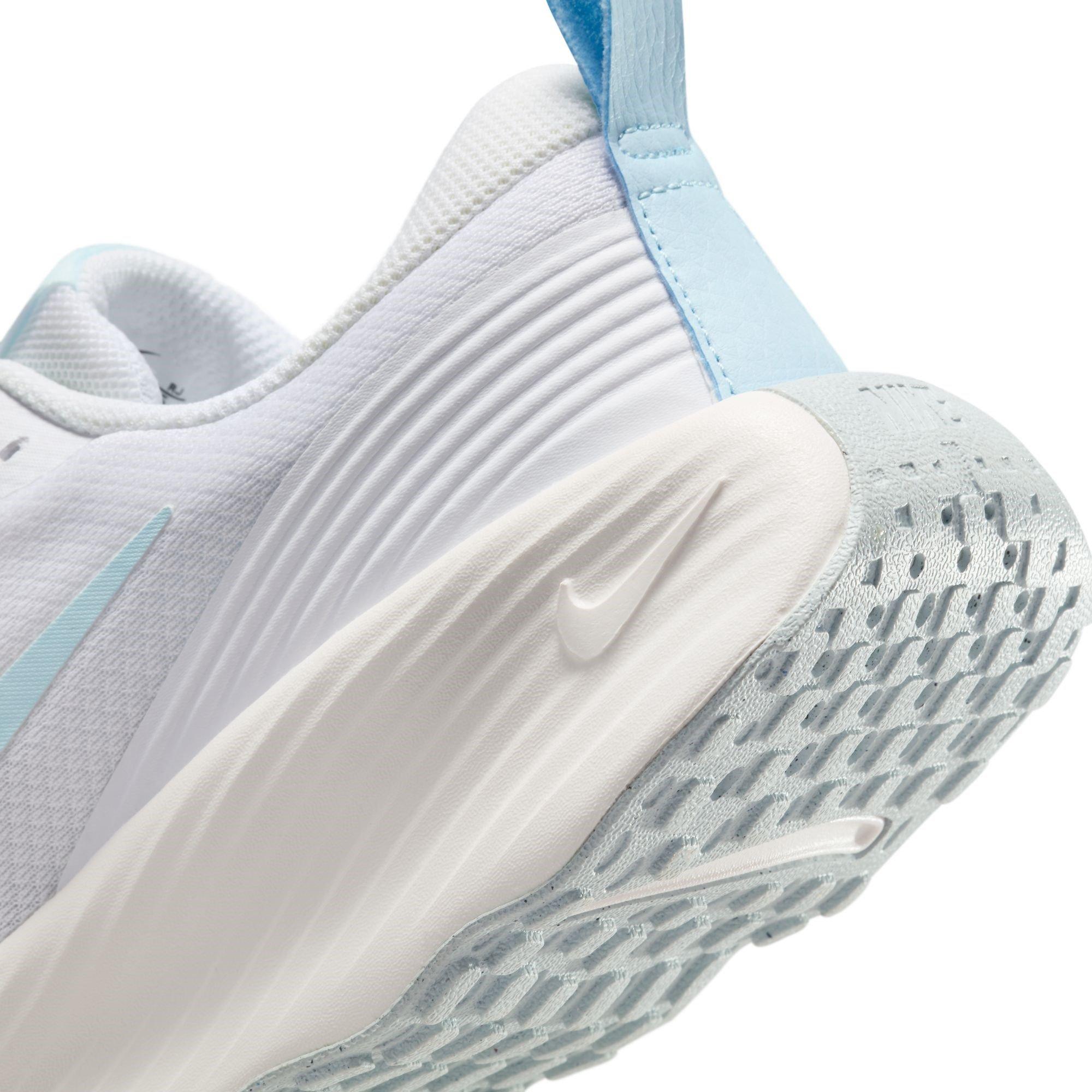 Nike Promina