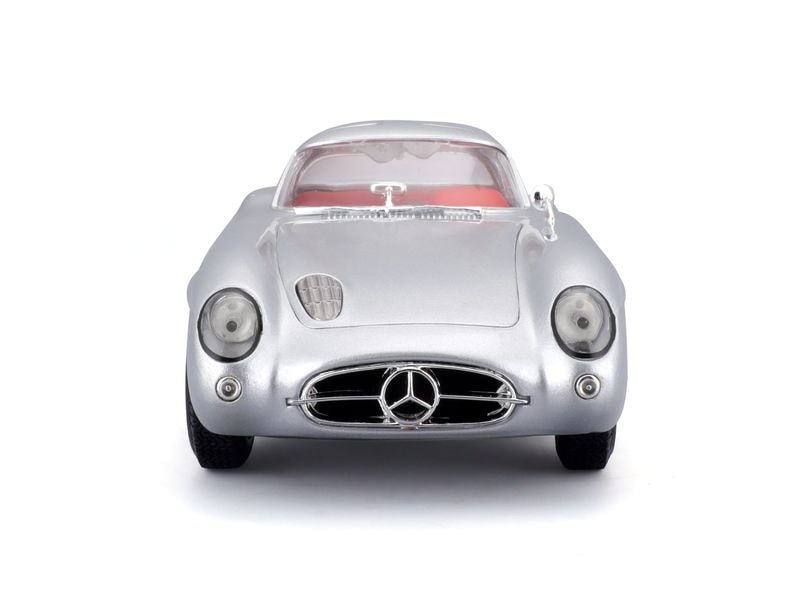 Maisto Mercedes 300 SLR Uhlenhaut 1:18 Sammlermodell im Massstab 1:18