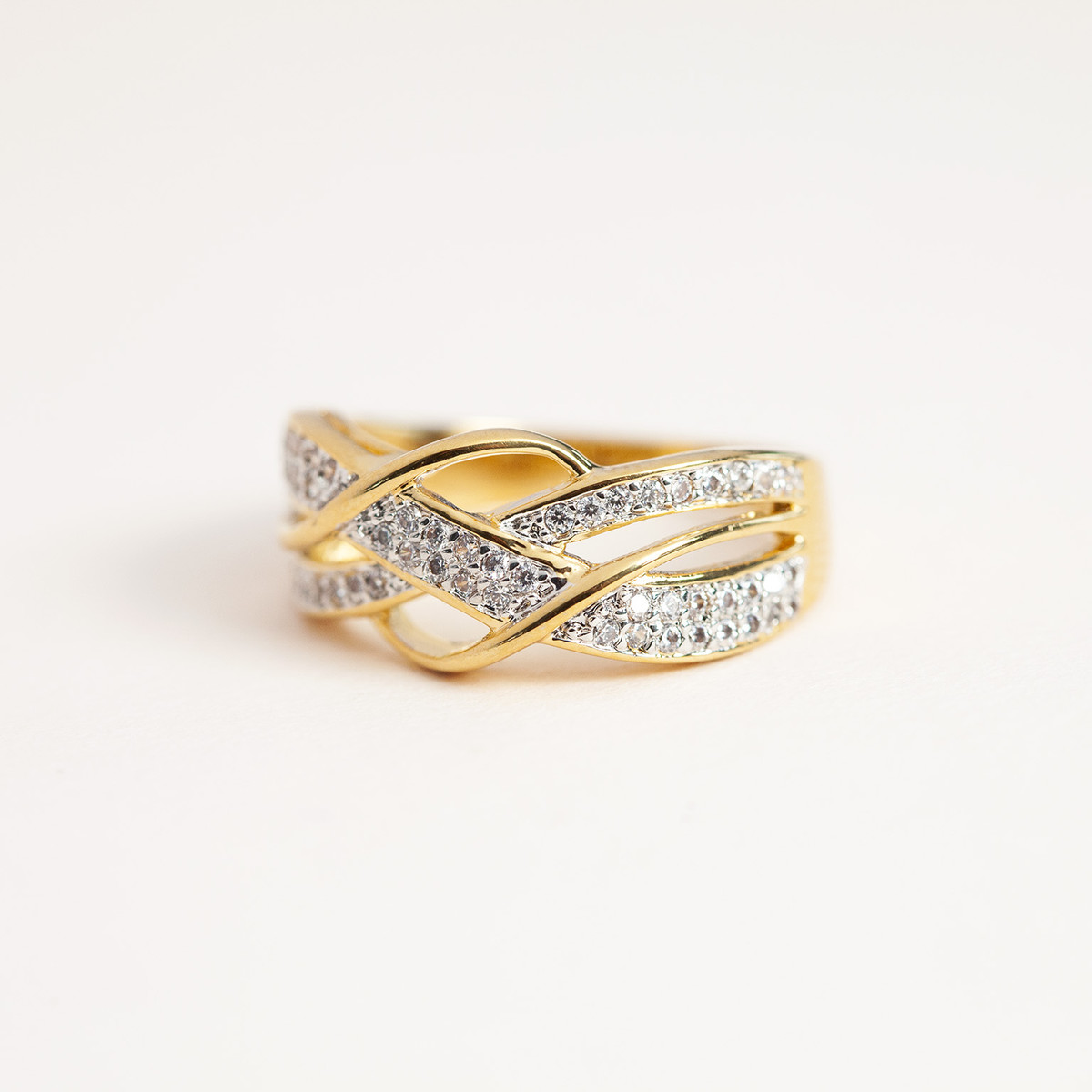 Bague plaqué or entrelacée 2 tons zirconias