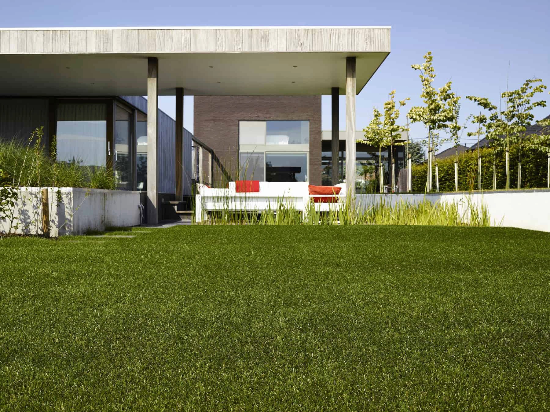 Primaflor-Ideen in Textil Kunstrasen »FORESTLAND, Made in Spain« rechteckig 37 mm Höhe natürliche Optik, mit Drainagefunktion, ideal für Balkon & Terrasse