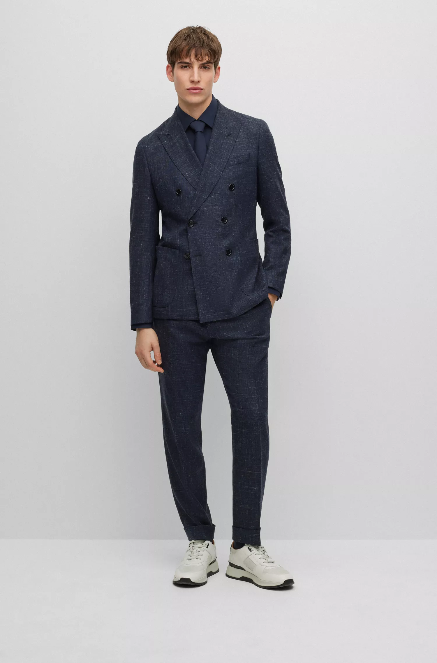 Terno BOSS preto slim fit em mistura de lã estampada