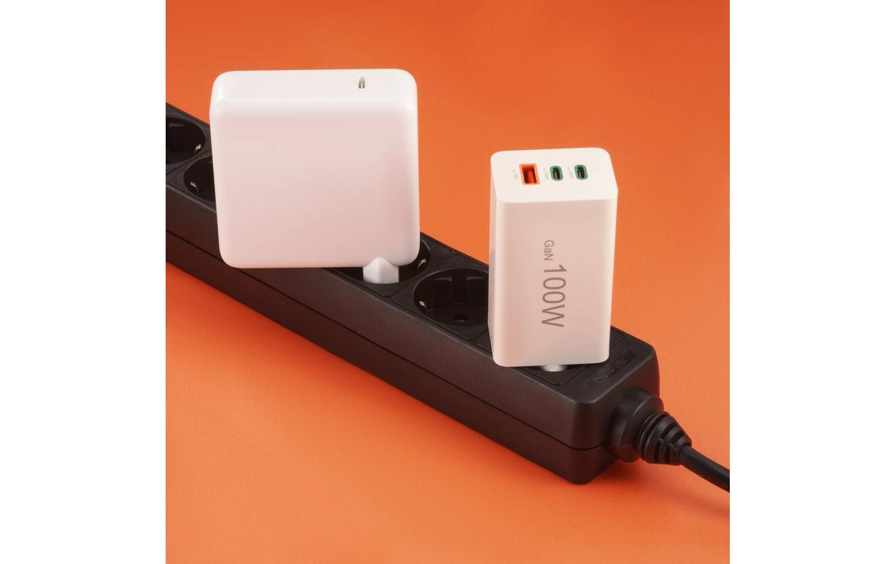 USB-Wandladegerät Gan charger 1x USB-A 2x USB-C 100 W WeissSchnellladegerät mit 1x USB-A und 2x USB-C