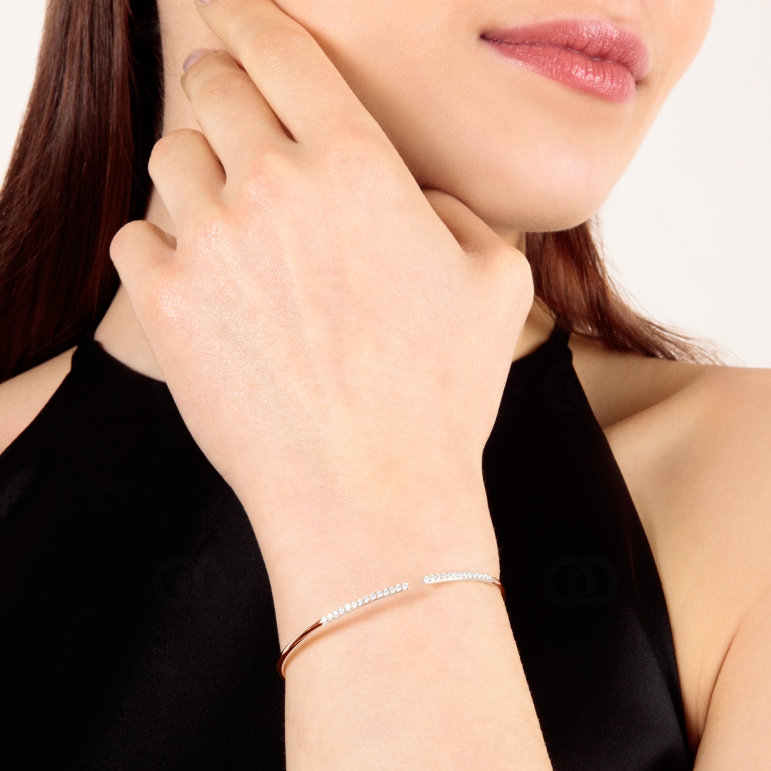 0.33 Karat Diamantarmreif offen 750/18 K Roségold