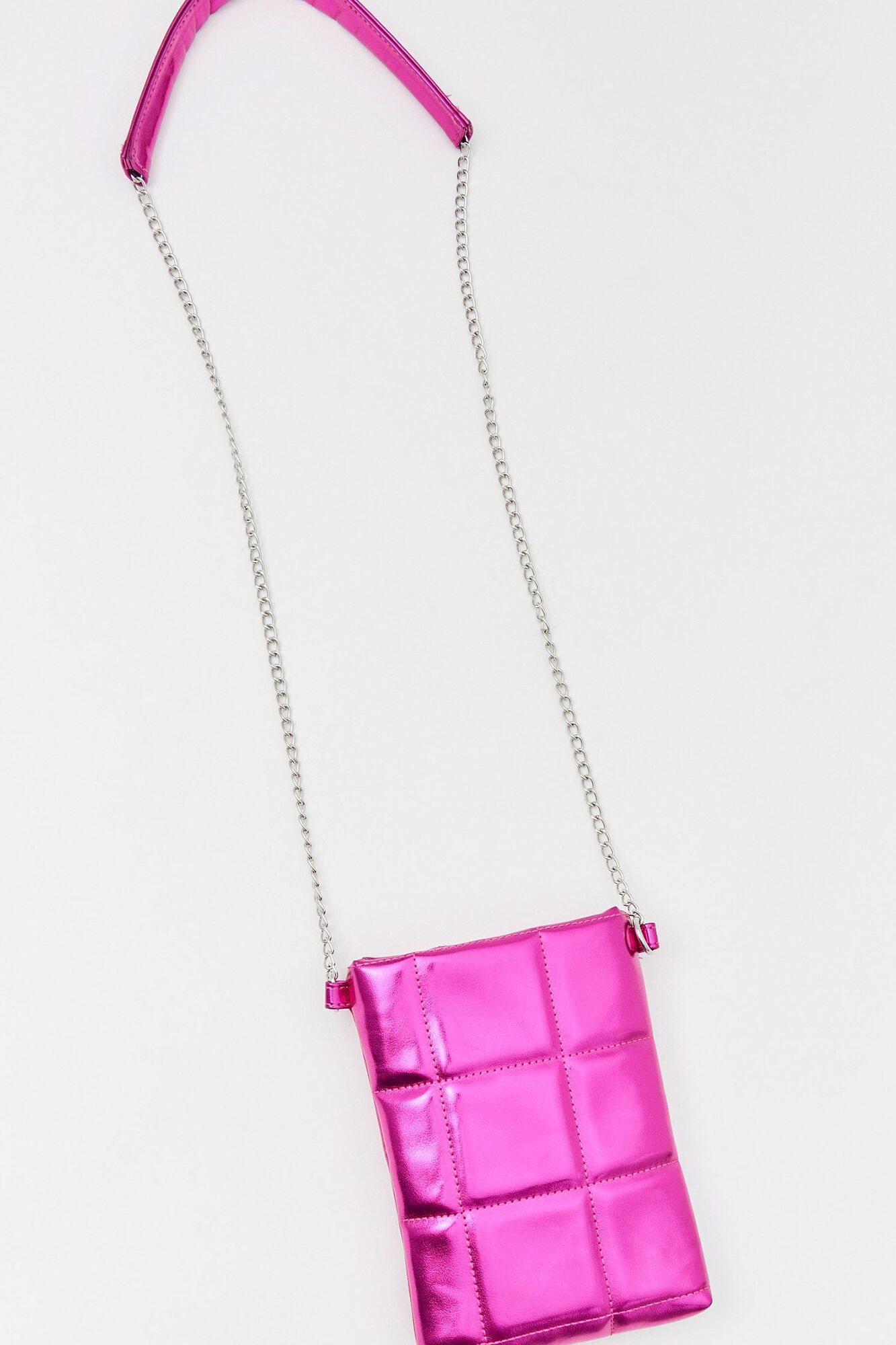 Bolsa transversal acolchoada