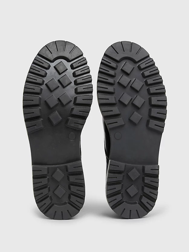 Sapatos infantis com cadarço
