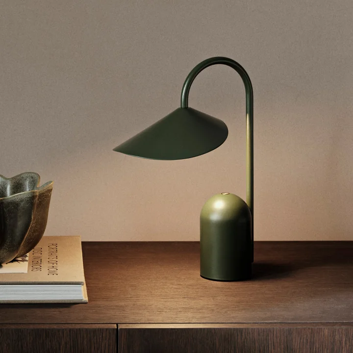 Ferm Living - Arum Akku LED-Tischleuchte, sienna