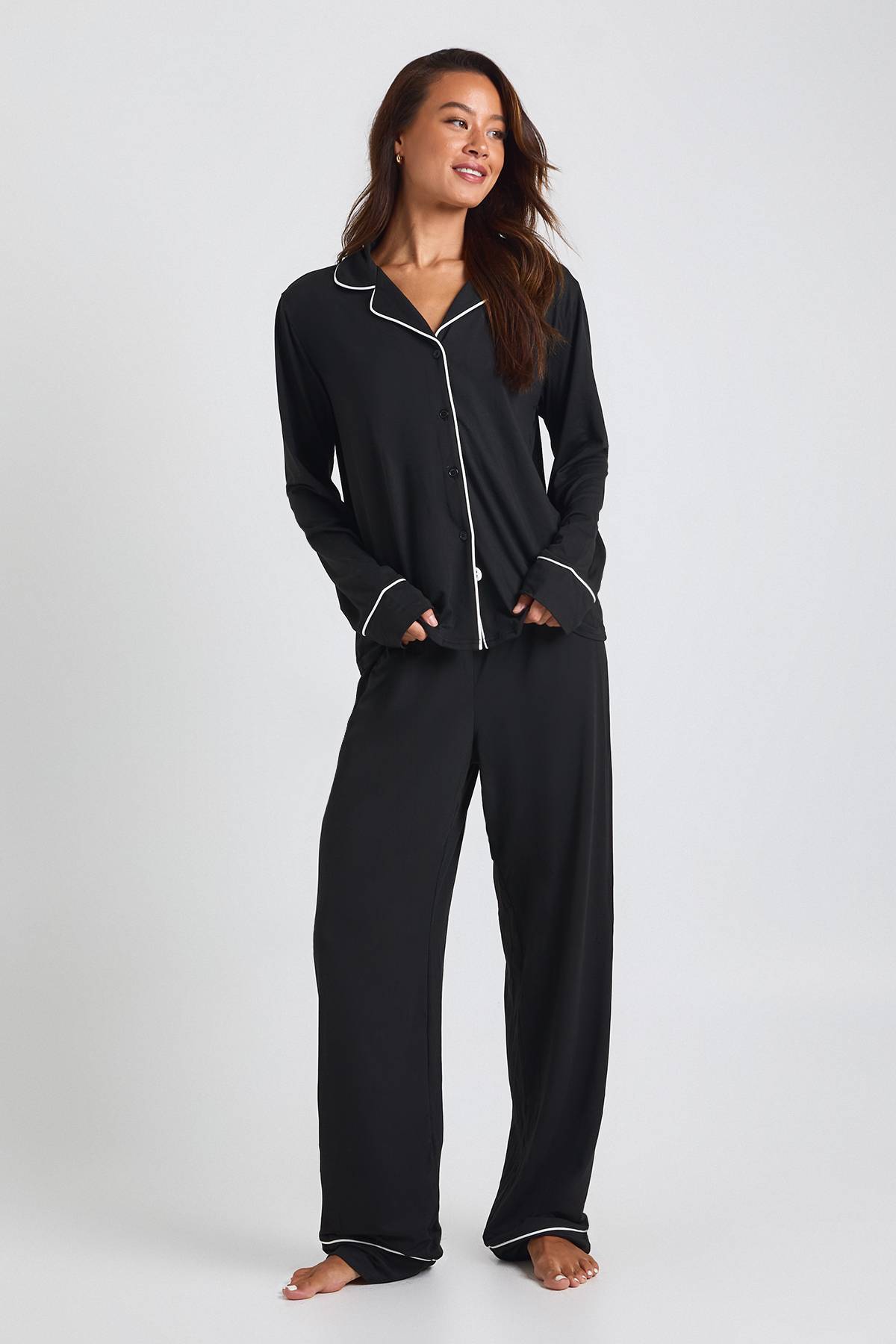 boohoo Ensemble De Pyjama Tall Chemise À Manches Longues Et Pantalon En Jersey Avec Détail Passepoil