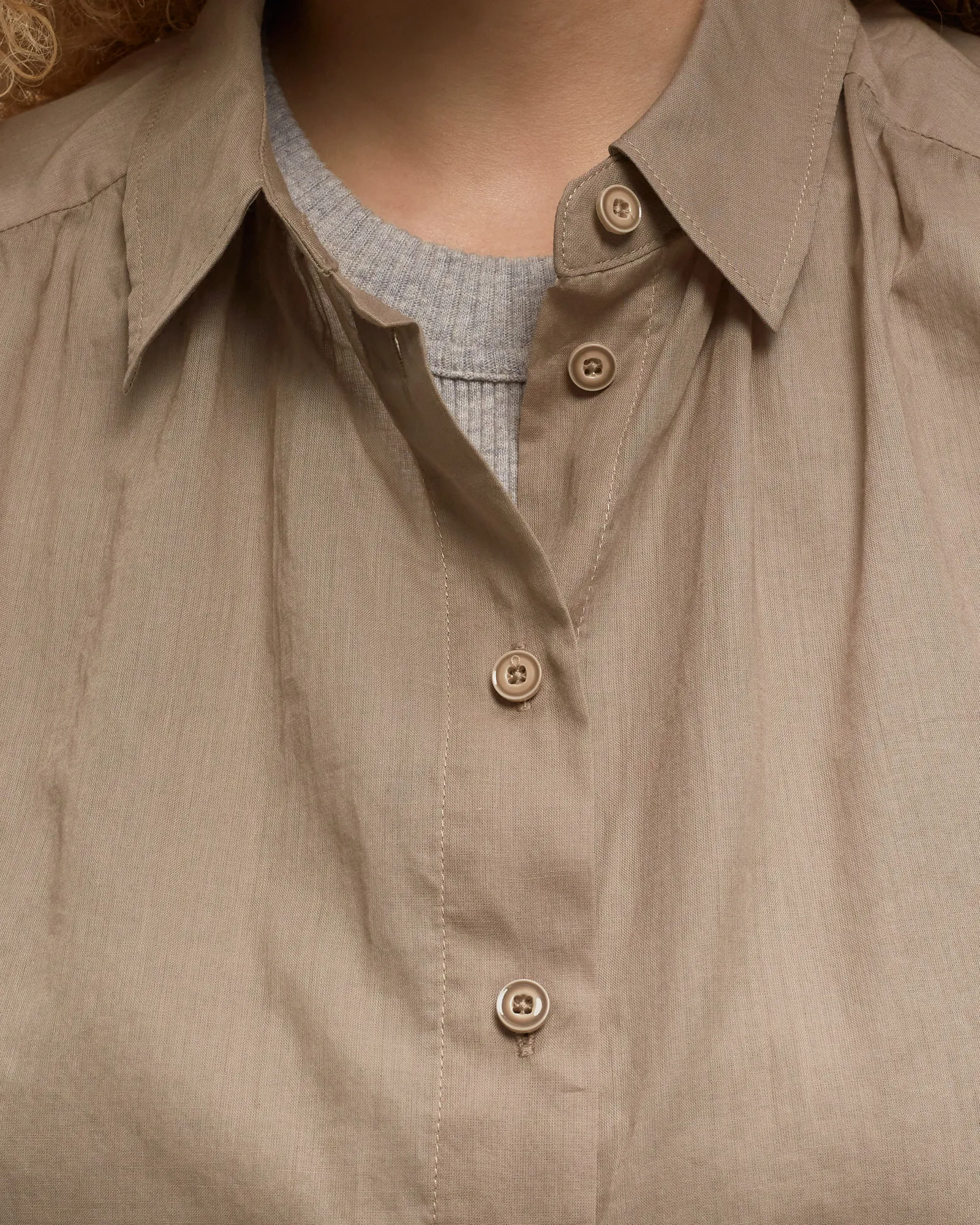 CLOSED GATHERED SHIRT