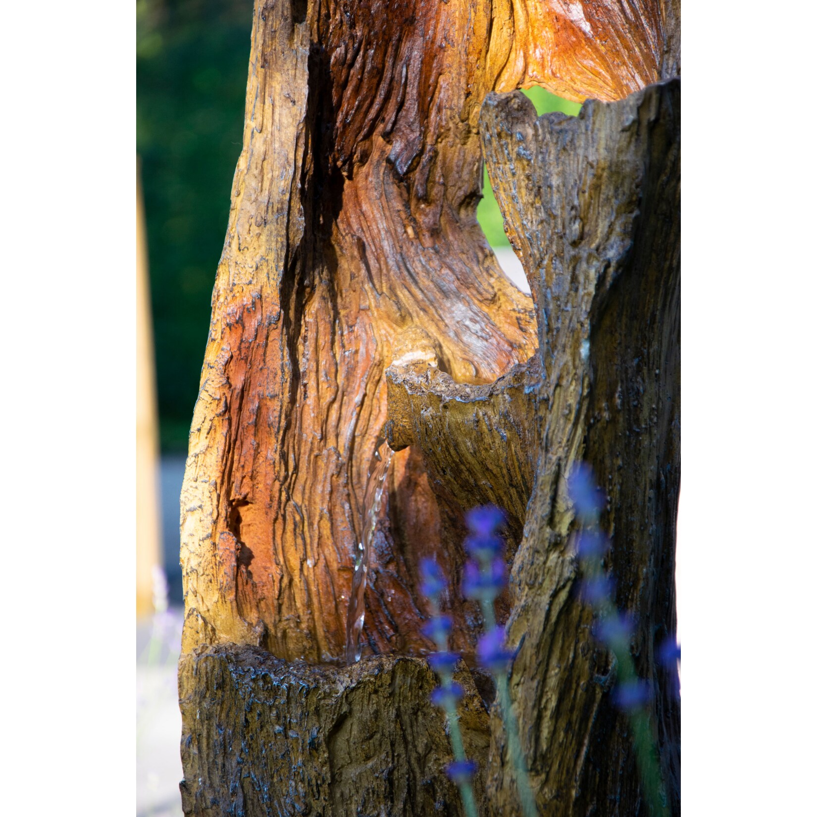 Dobar Polyresin-Brunnen mit Pumpe und LED´s, Baumstamm