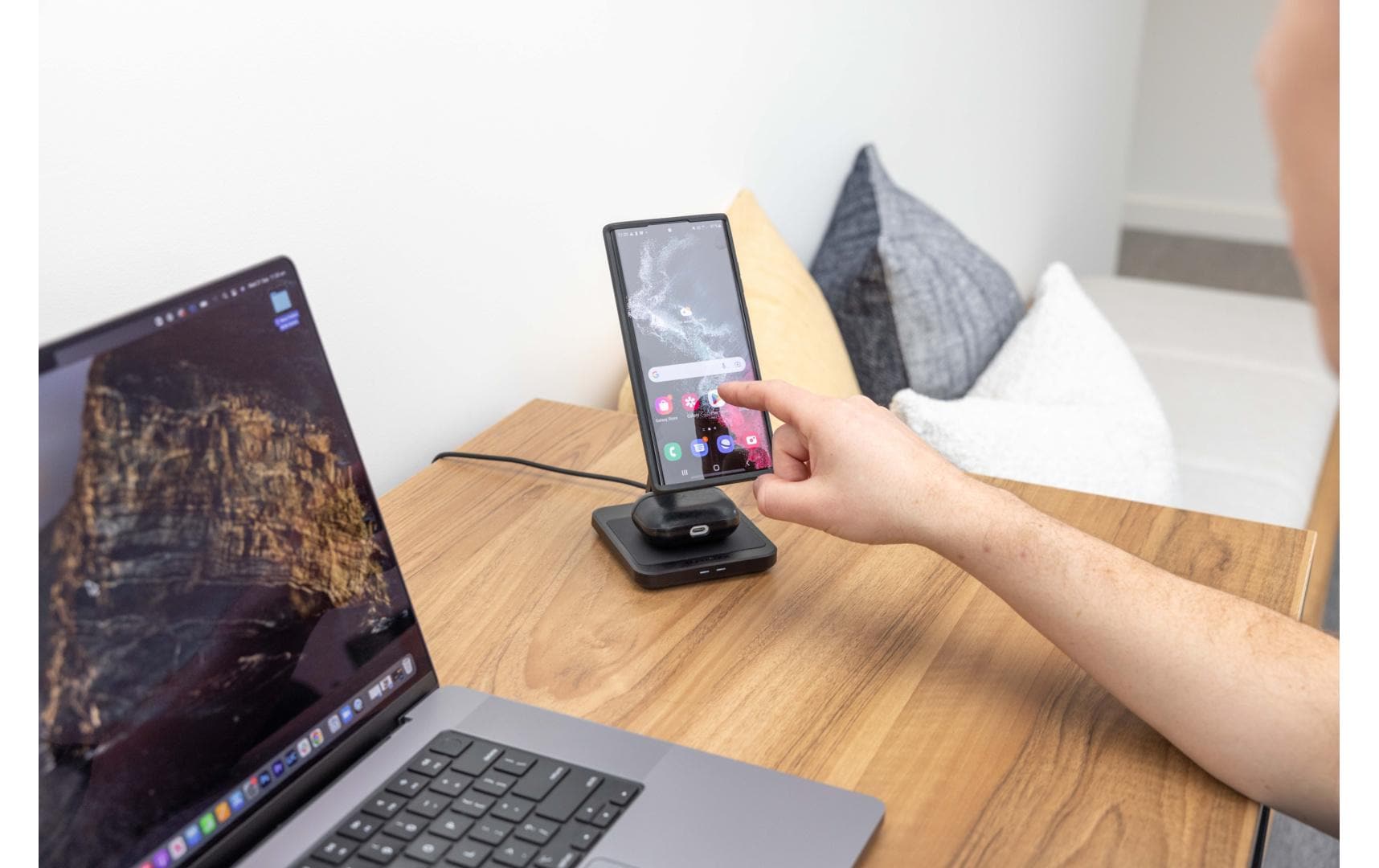 Dual Desktop Wireless ChargerDrahtloses Ladegerät