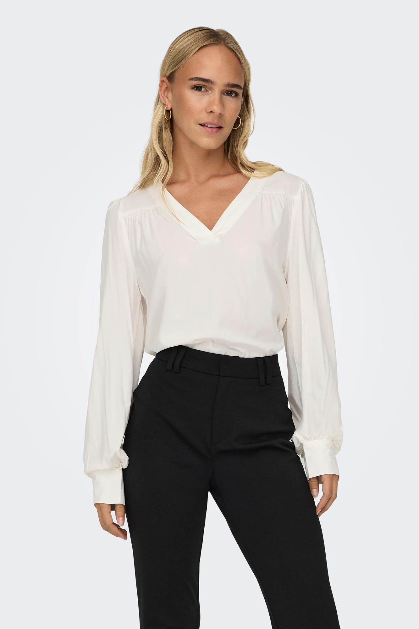 Blusa de manga comprida com decote em V
