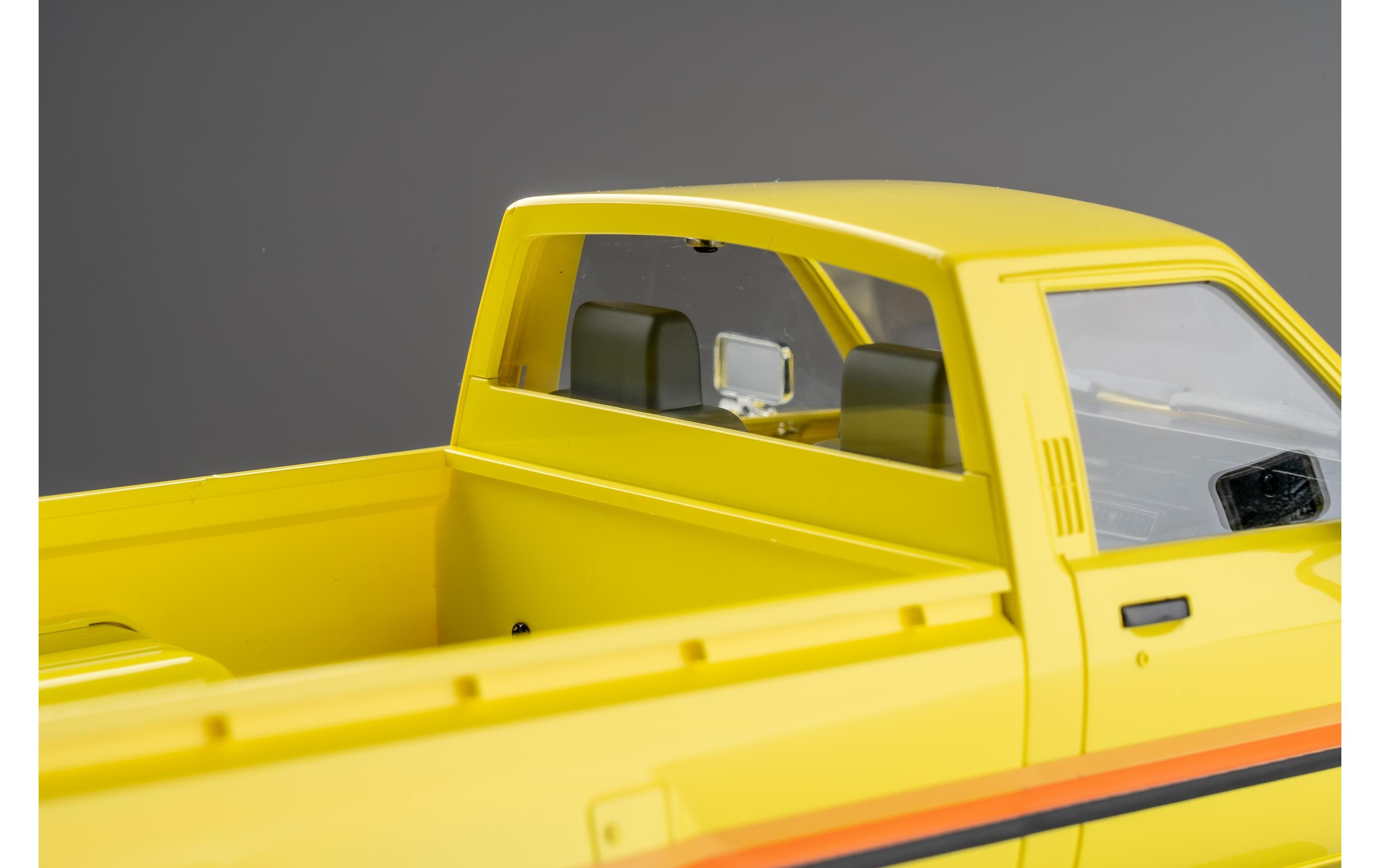 Scale Crawler Toyota Hilux 1983, 4WD RTR, 1:18<br>Detailgetreuer RC Pickup im Massstab 1:18