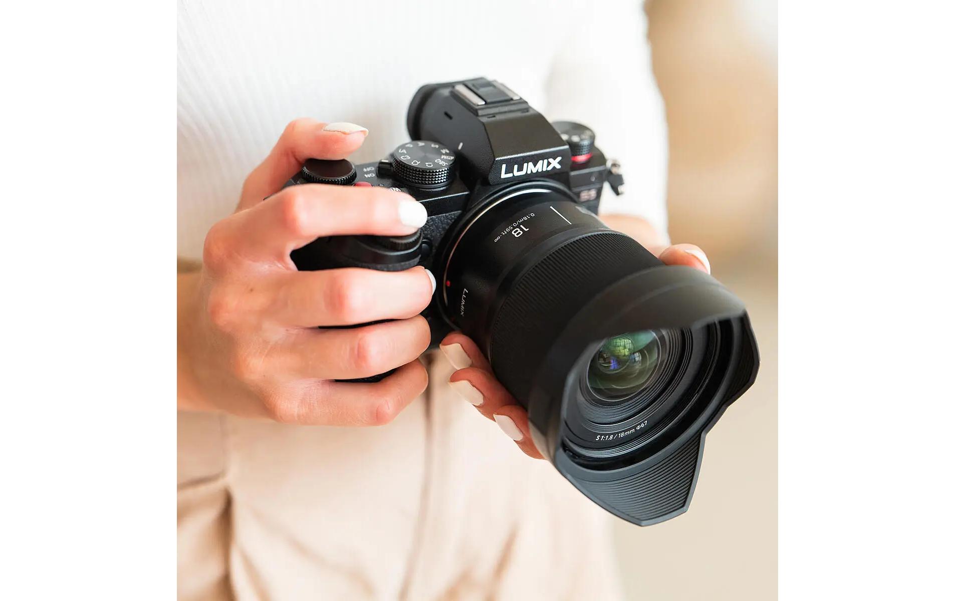 Festbrennweite LUMIX S 18mm F/1.8 – L-Mount<br>Panasonic S-S18 MILC Weitwinkel Schwarz